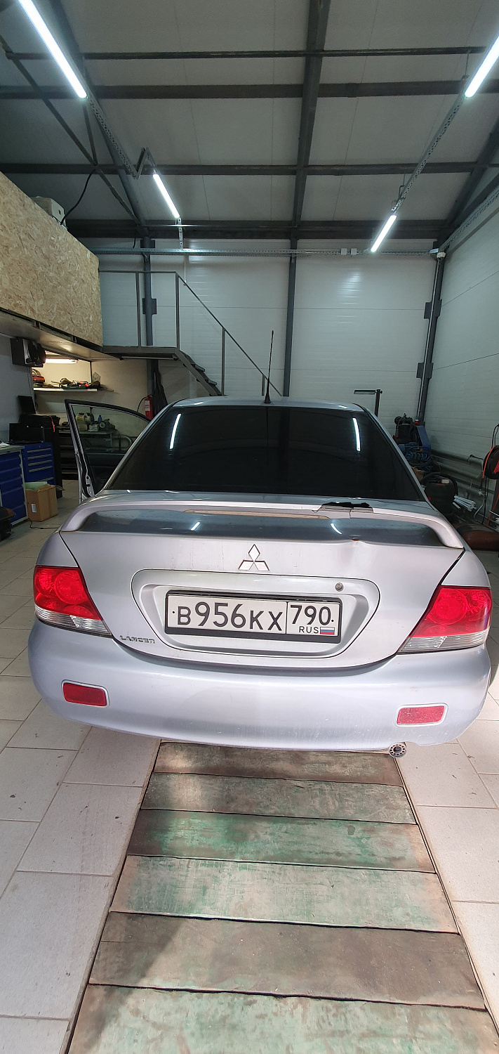 Установка тяговых педалей на Mitsubishi Lancer 9 2004 г. (автомат, 2шт.)