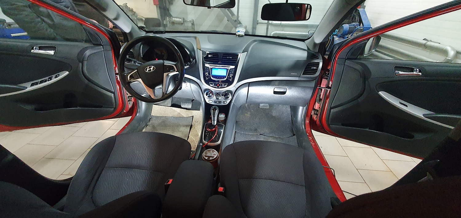 Установка тяговых педалей на Hyundai Solaris (автомат, 1 шт.)