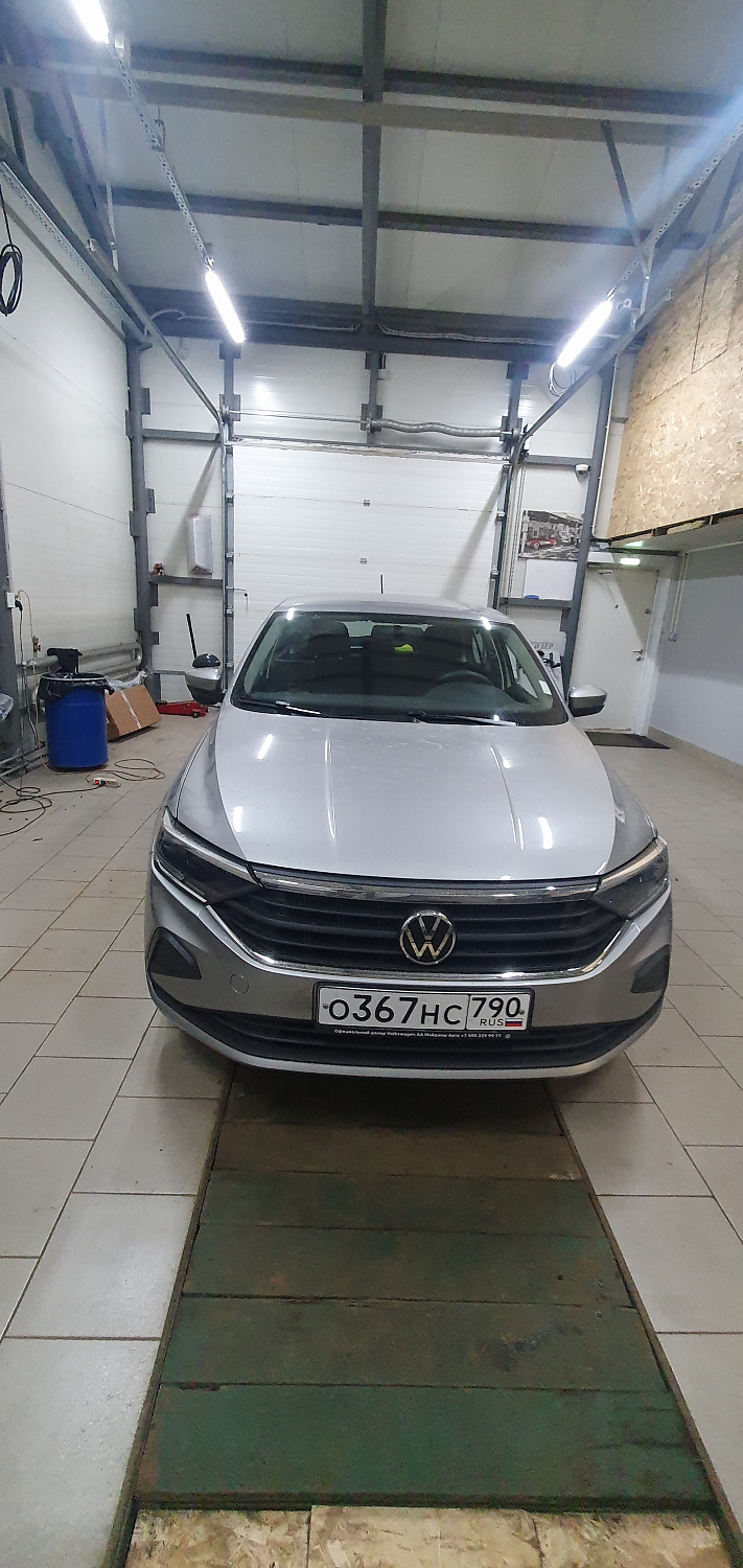Установка тяговых педалей на Volkswagen Polo (педаль газа)