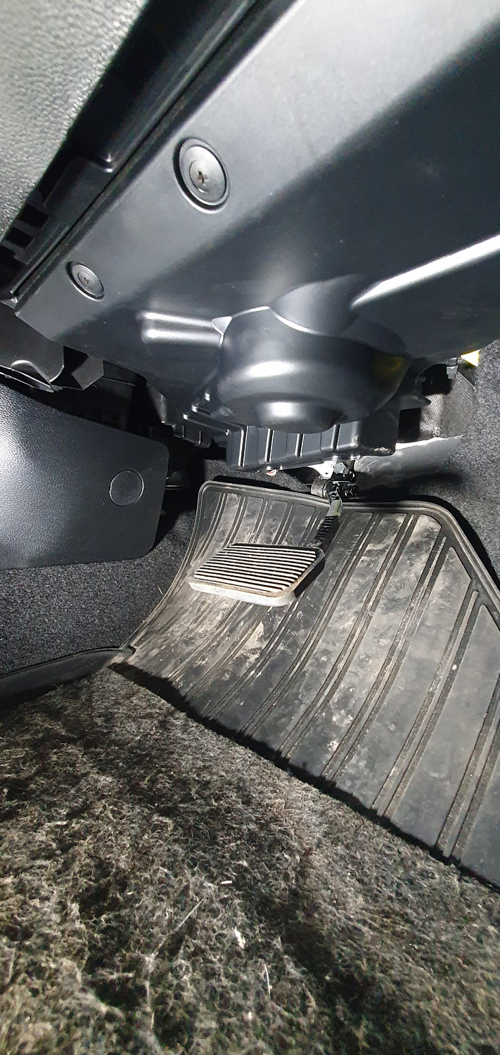 Установка тяговых педалей на EXEED (автомат, 1 шт.)