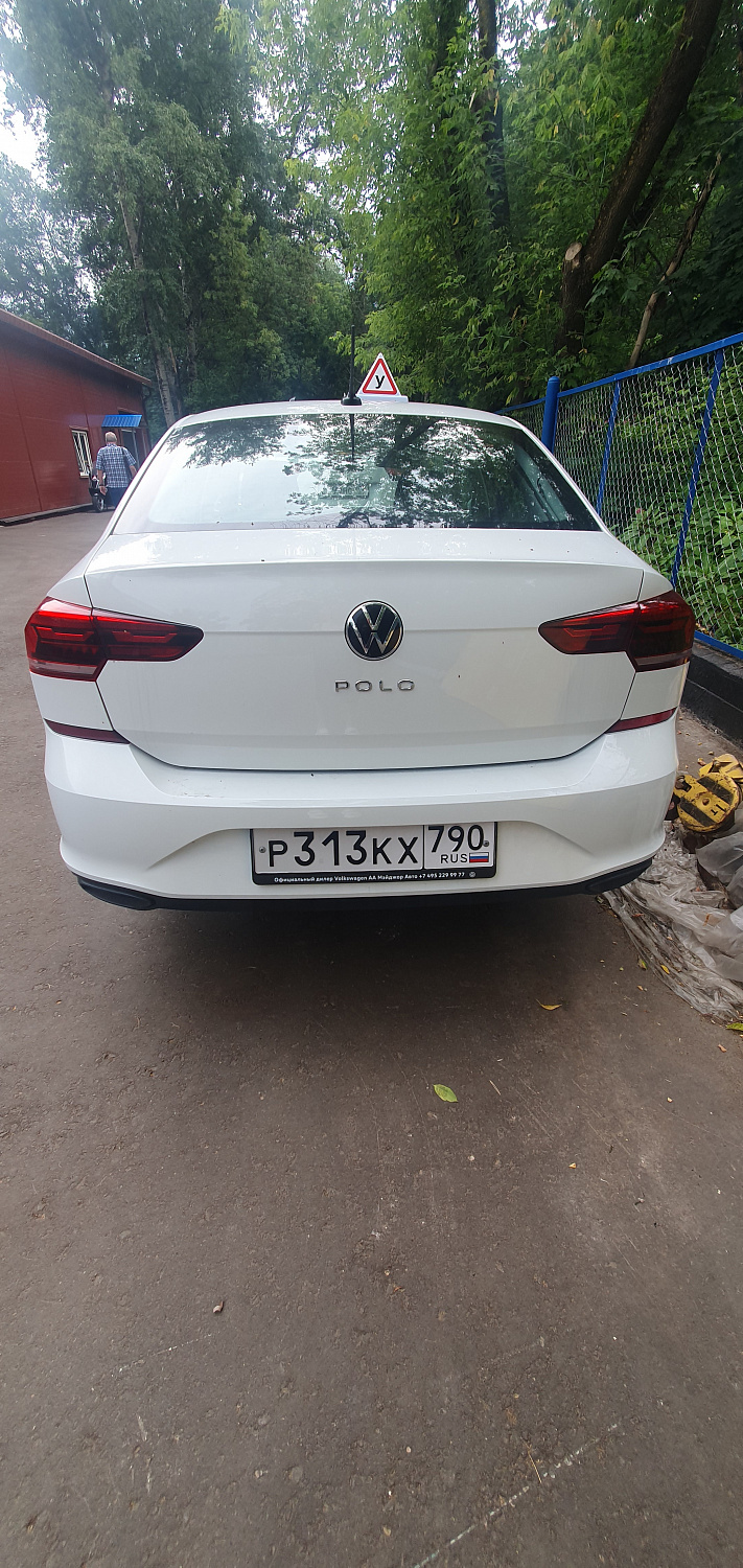 Установка тяговых педалей на Volkswagen Polo 2021 (механика, 3 шт.)