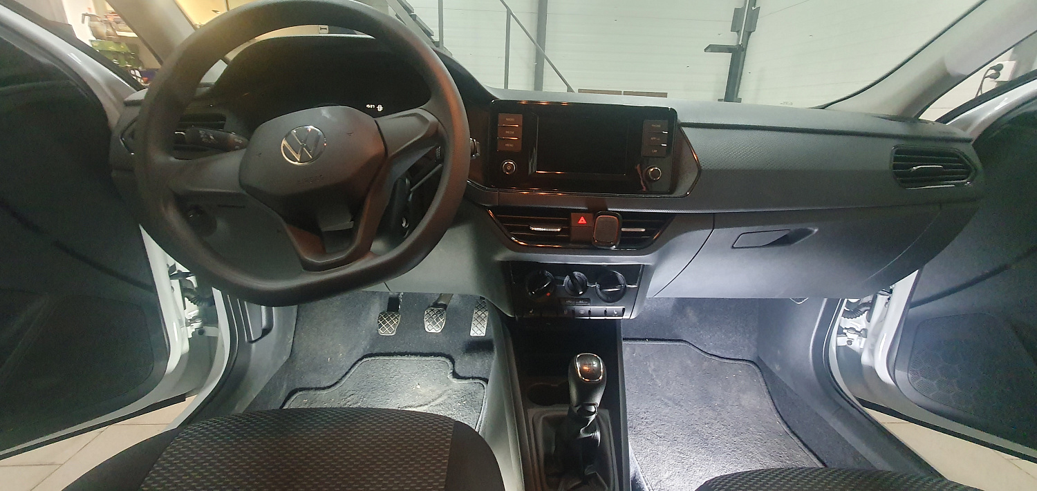 Установка тяговых педалей на Volkswagen Polo 2021 (механика, 3 шт.)