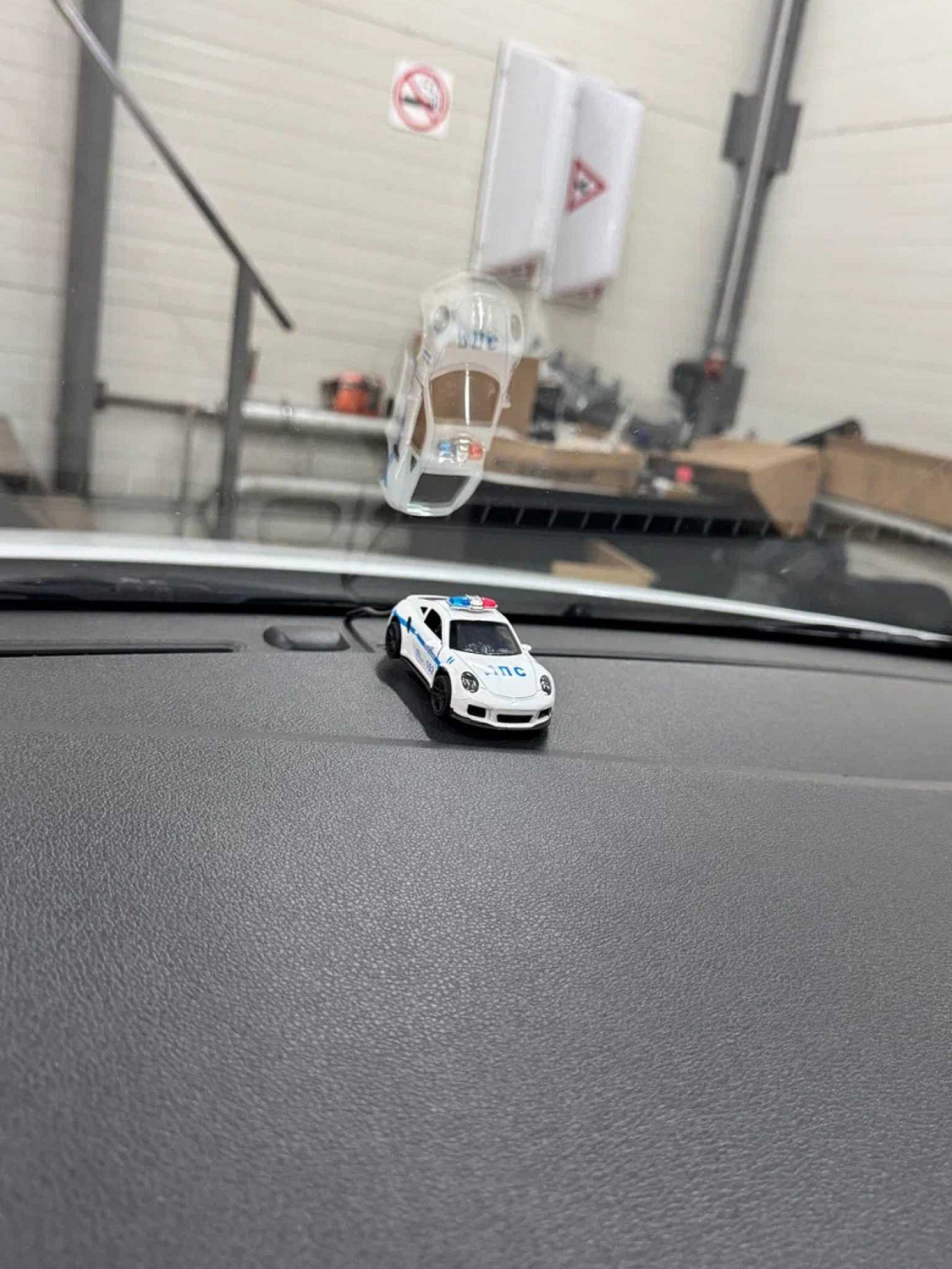 Установка тросовых педалей на Hyundai Solaris (автомат, 1шт.), светозвуковое устройство, фаркоп и комплект магнитных наклеек