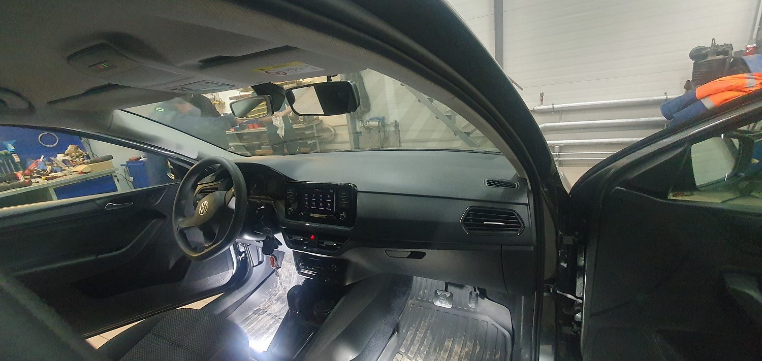 Установка тяговых педалей на Volkswagen Polo (механика, 2шт.)