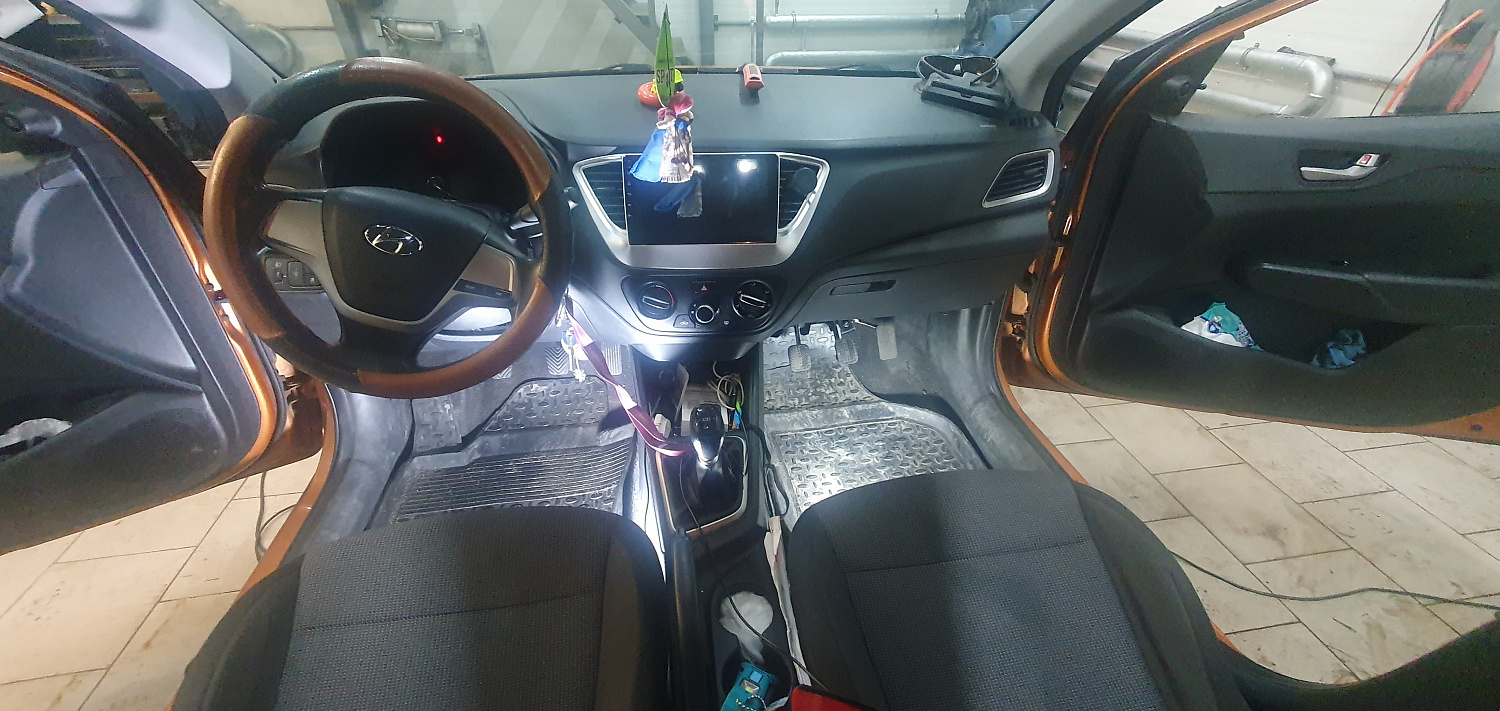 Установка дублирующих педалей на Hyundai Solaris (педаль газа, 1шт.)