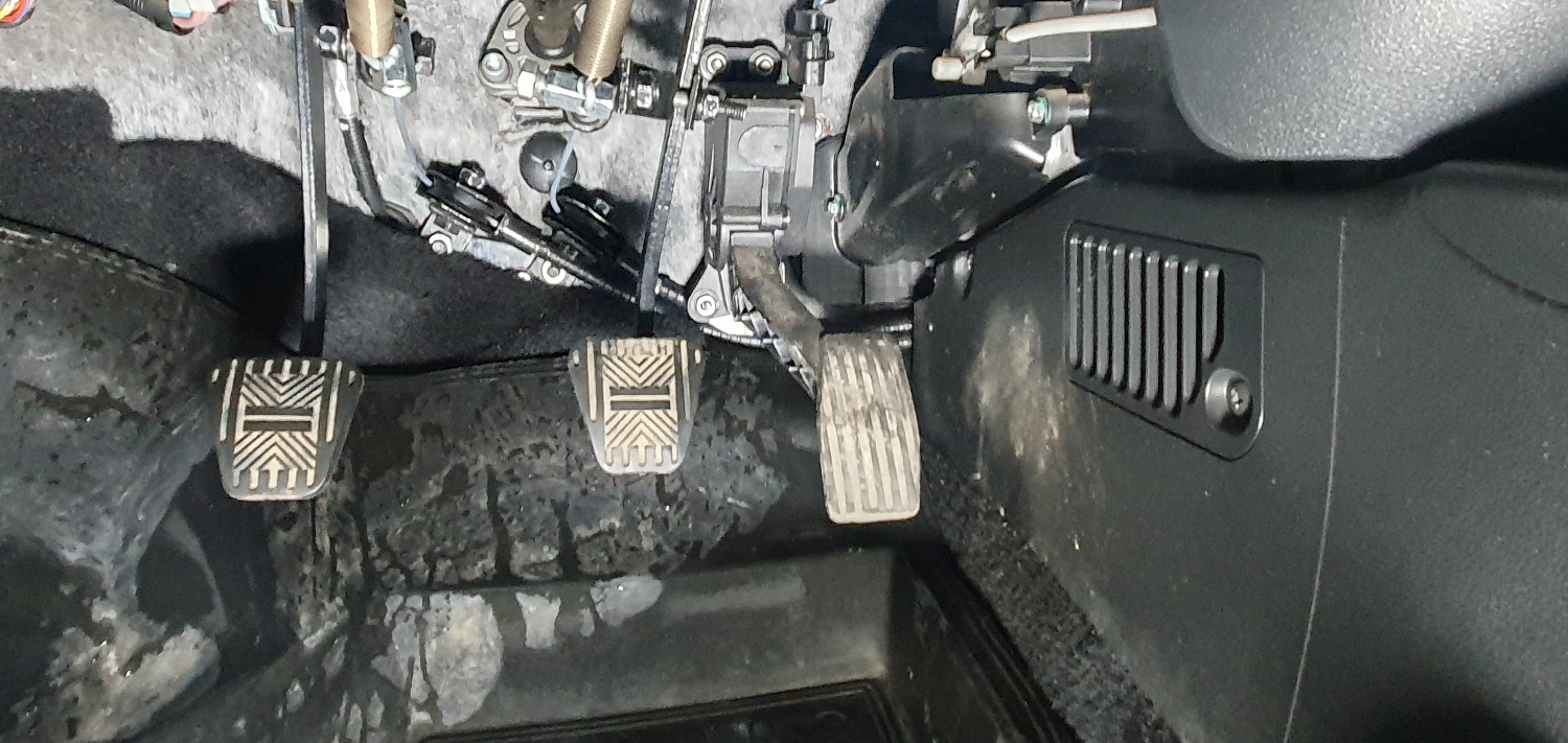 Установка тросовых педалей на LADA Granta (механика, 2шт.)