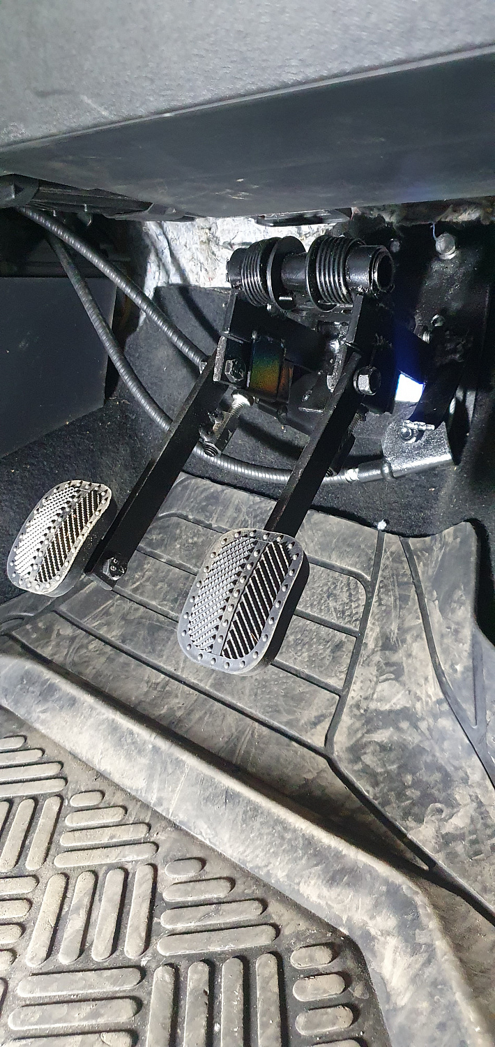 Установка тросовых педалей на Volkswagen Polo (механика, 2шт.)